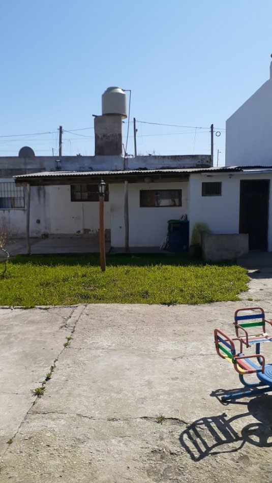 Chalet con departamento en venta