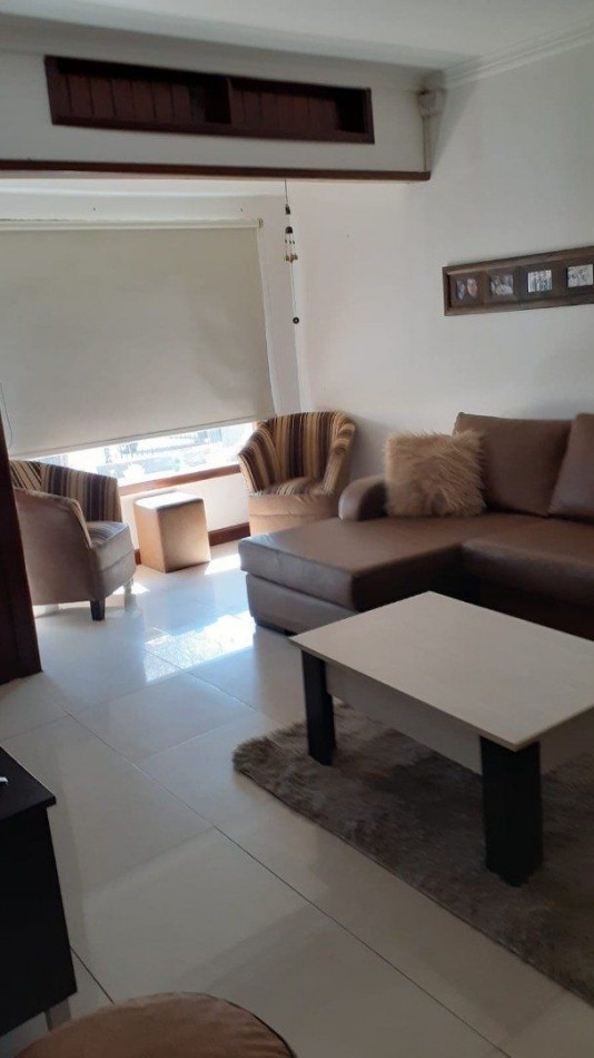 Chalet con departamento en venta