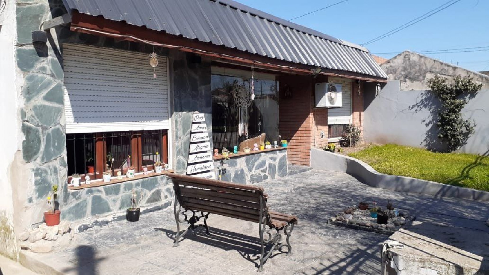 Chalet con departamento en venta