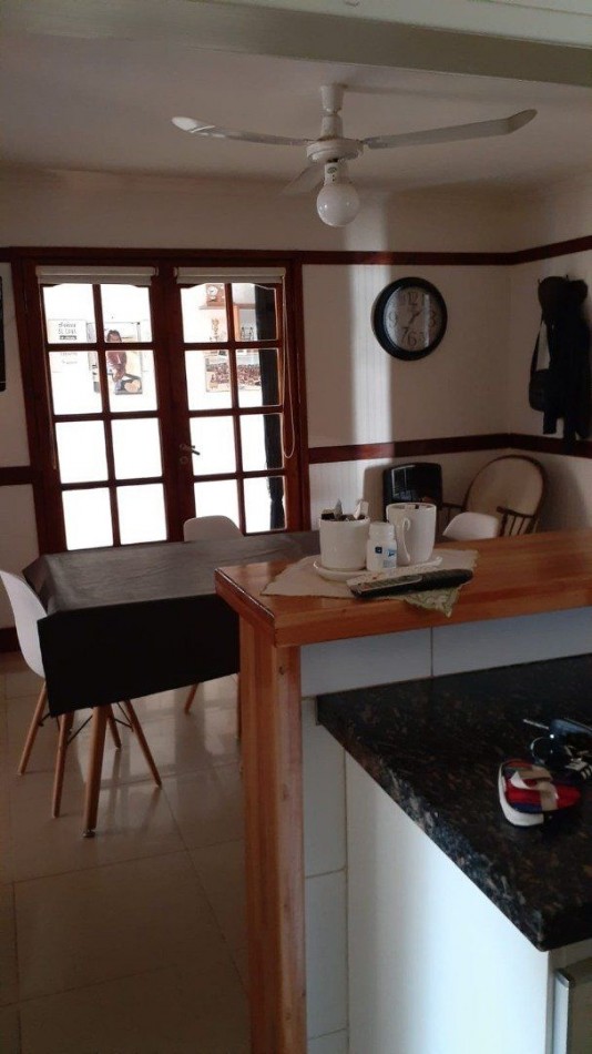 Chalet con departamento en venta