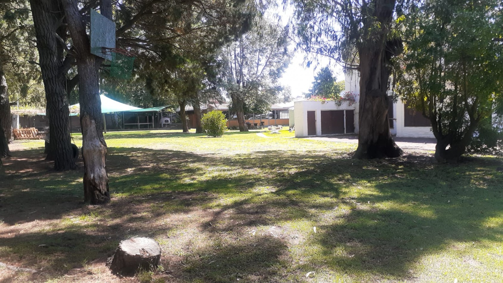 CASA QUINTA SOBRE 2 LOTES 40 DE FRENTE POR 90  MTS BARRIO ANTARTIDA ARGENTINAGENTINA SOBRE AVENIDA