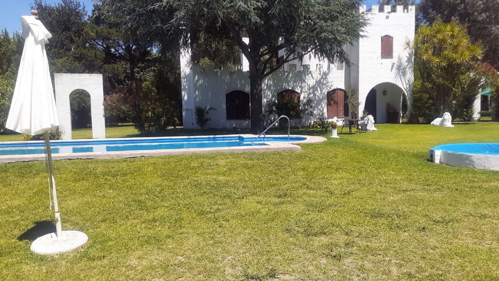 CASA QUINTA SOBRE 2 LOTES 40 DE FRENTE POR 90  MTS BARRIO ANTARTIDA ARGENTINAGENTINA SOBRE AVENIDA