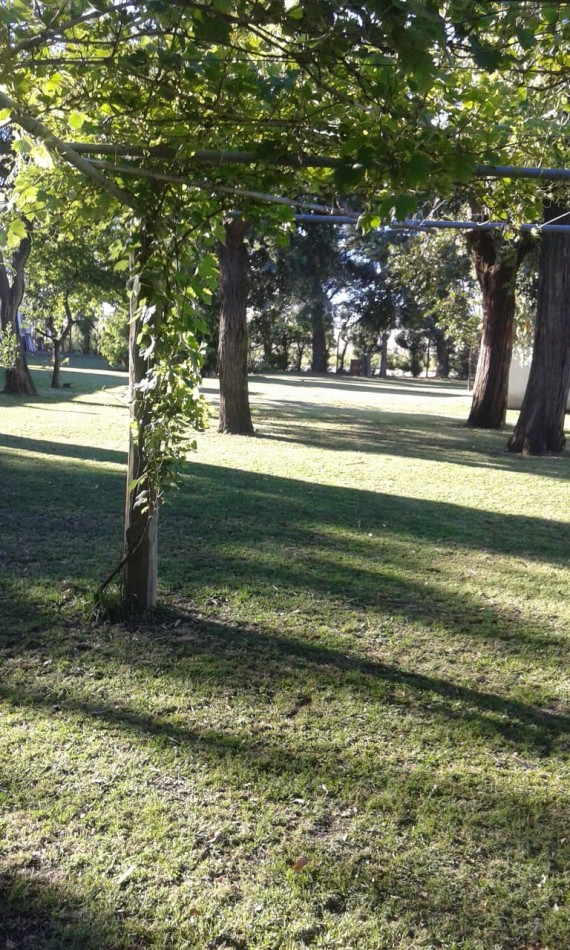 CASA QUINTA SOBRE 2 LOTES 40 DE FRENTE POR 90  MTS BARRIO ANTARTIDA ARGENTINAGENTINA SOBRE AVENIDA