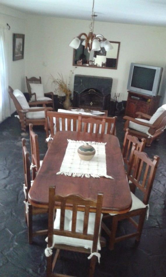 CASA QUINTA SOBRE 2 LOTES 40 DE FRENTE POR 90  MTS BARRIO ANTARTIDA ARGENTINAGENTINA SOBRE AVENIDA
