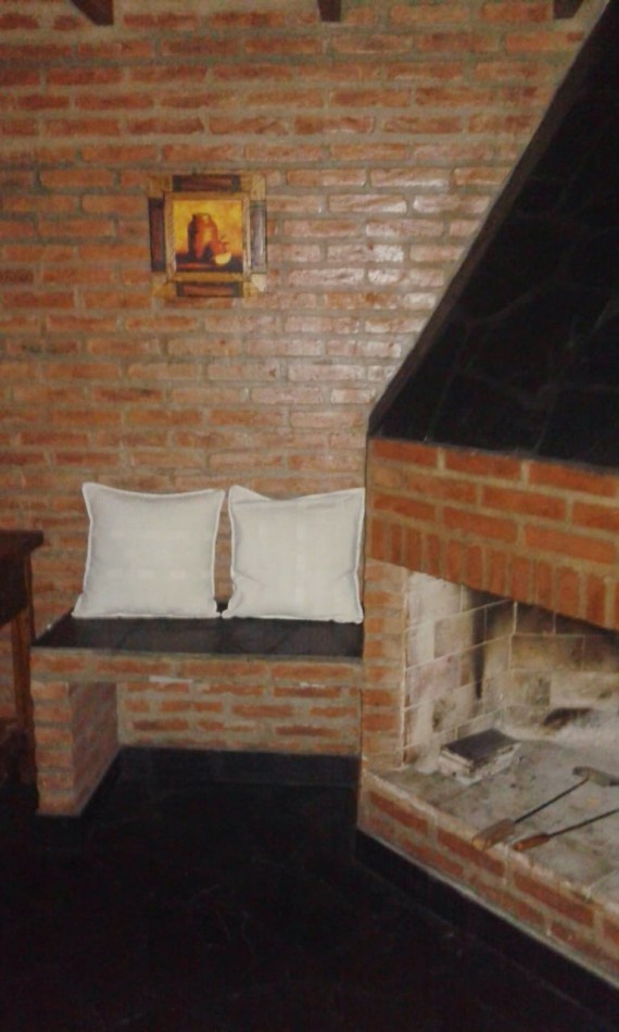 CASA QUINTA SOBRE 2 LOTES 40 DE FRENTE POR 90  MTS BARRIO ANTARTIDA ARGENTINAGENTINA SOBRE AVENIDA
