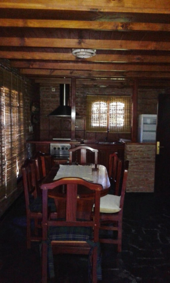 CASA QUINTA SOBRE 2 LOTES 40 DE FRENTE POR 90  MTS BARRIO ANTARTIDA ARGENTINAGENTINA SOBRE AVENIDA