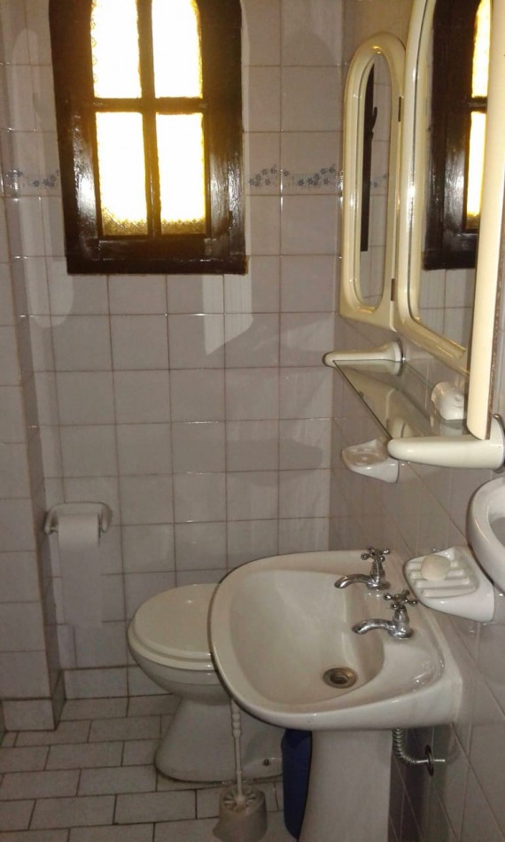 CASA QUINTA SOBRE 2 LOTES 40 DE FRENTE POR 90  MTS BARRIO ANTARTIDA ARGENTINAGENTINA SOBRE AVENIDA