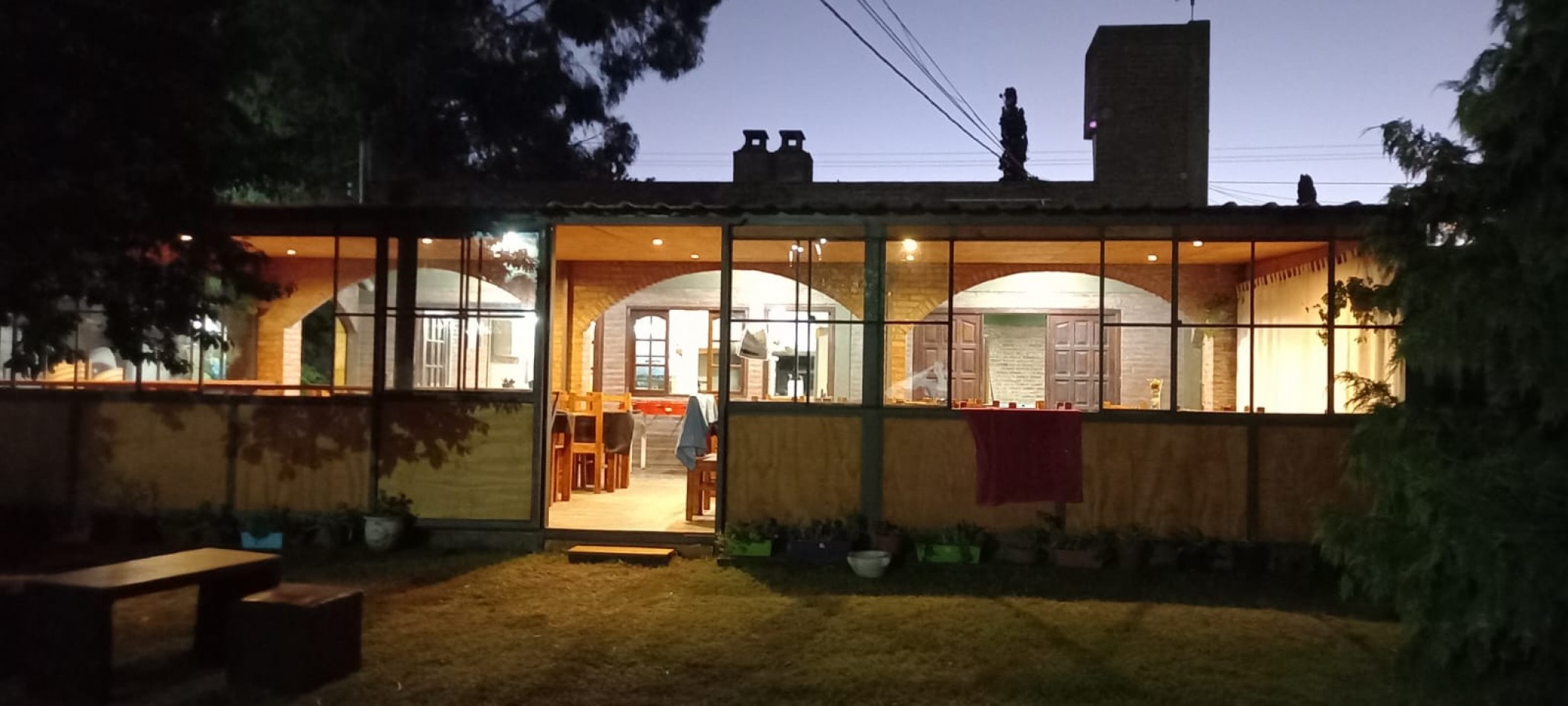 CASA QUINTA SOBRE 2 LOTES 40 DE FRENTE POR 90  MTS BARRIO ANTARTIDA ARGENTINAGENTINA SOBRE AVENIDA