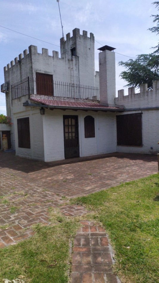 CASA QUINTA SOBRE 2 LOTES 40 DE FRENTE POR 90  MTS BARRIO ANTARTIDA ARGENTINAGENTINA SOBRE AVENIDA