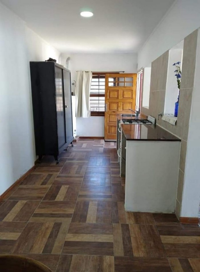 Casa 3 ambientes con parque