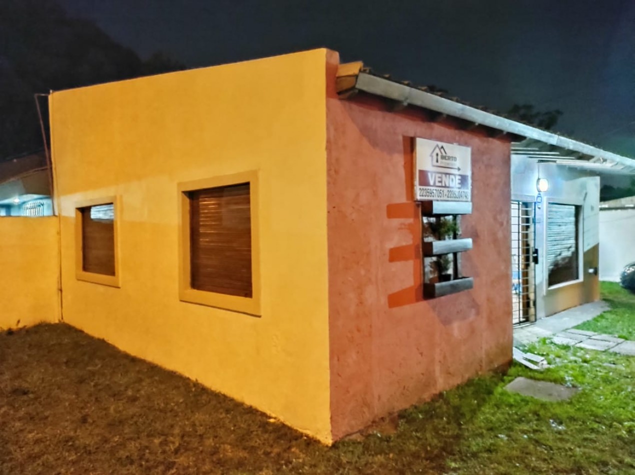 Casa 3 ambientes con parque