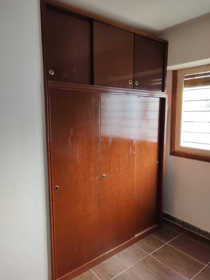 Casa 3 ambientes con parque