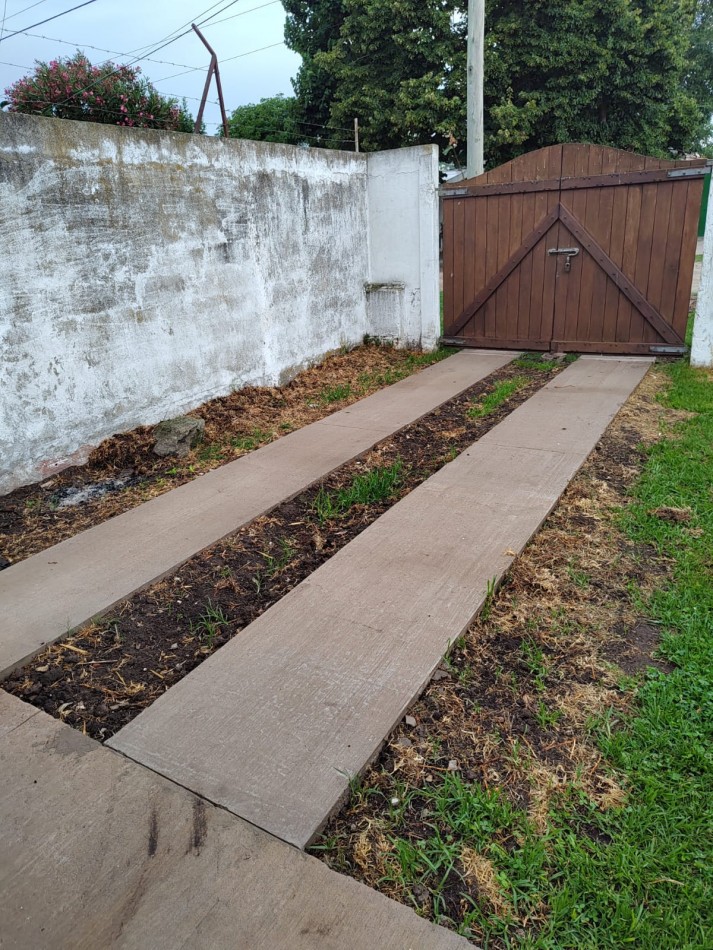 Casa 3 ambientes con parque