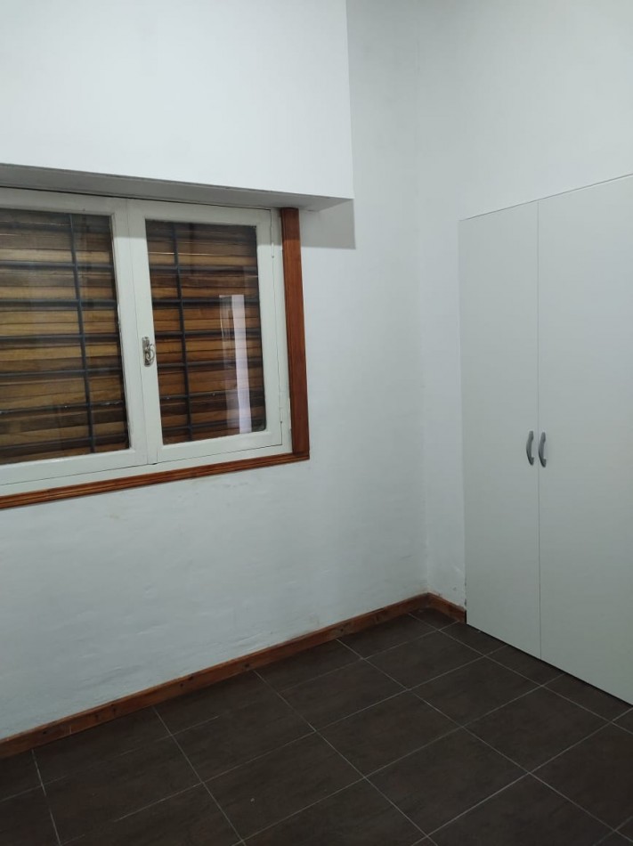 Casa 3 ambientes con parque