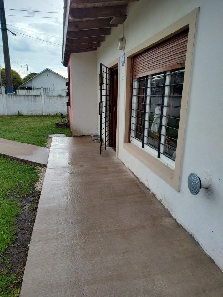 Casa 3 ambientes con parque