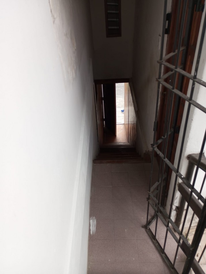 P-H-sin gastos 3 ambientes con patio en Primer piso unico en la planta al contrafrente