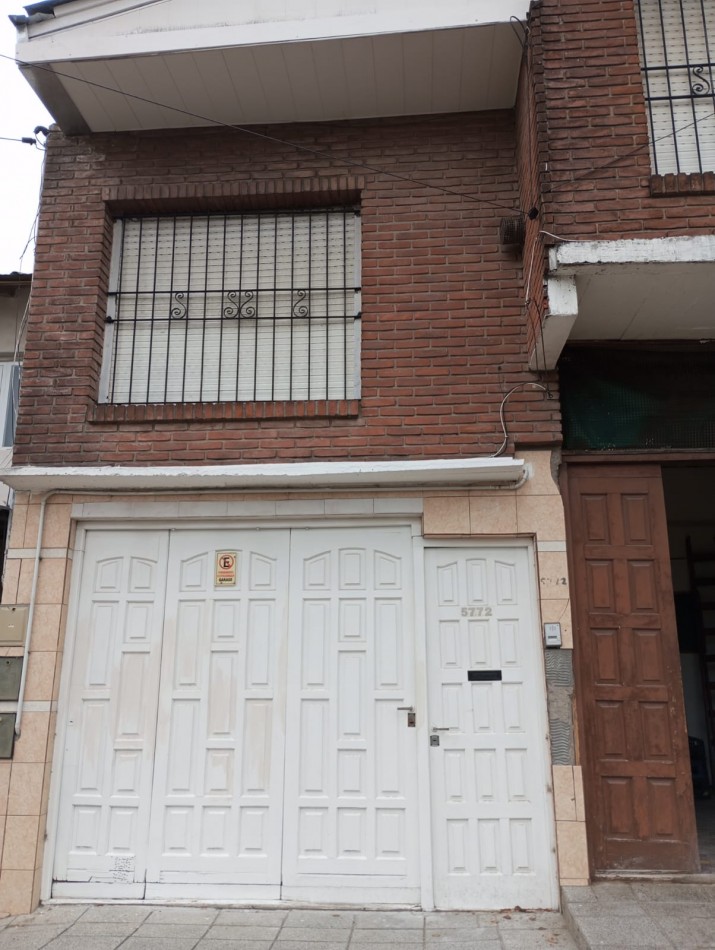P-H-sin gastos 3 ambientes con patio en Primer piso unico en la planta al contrafrente