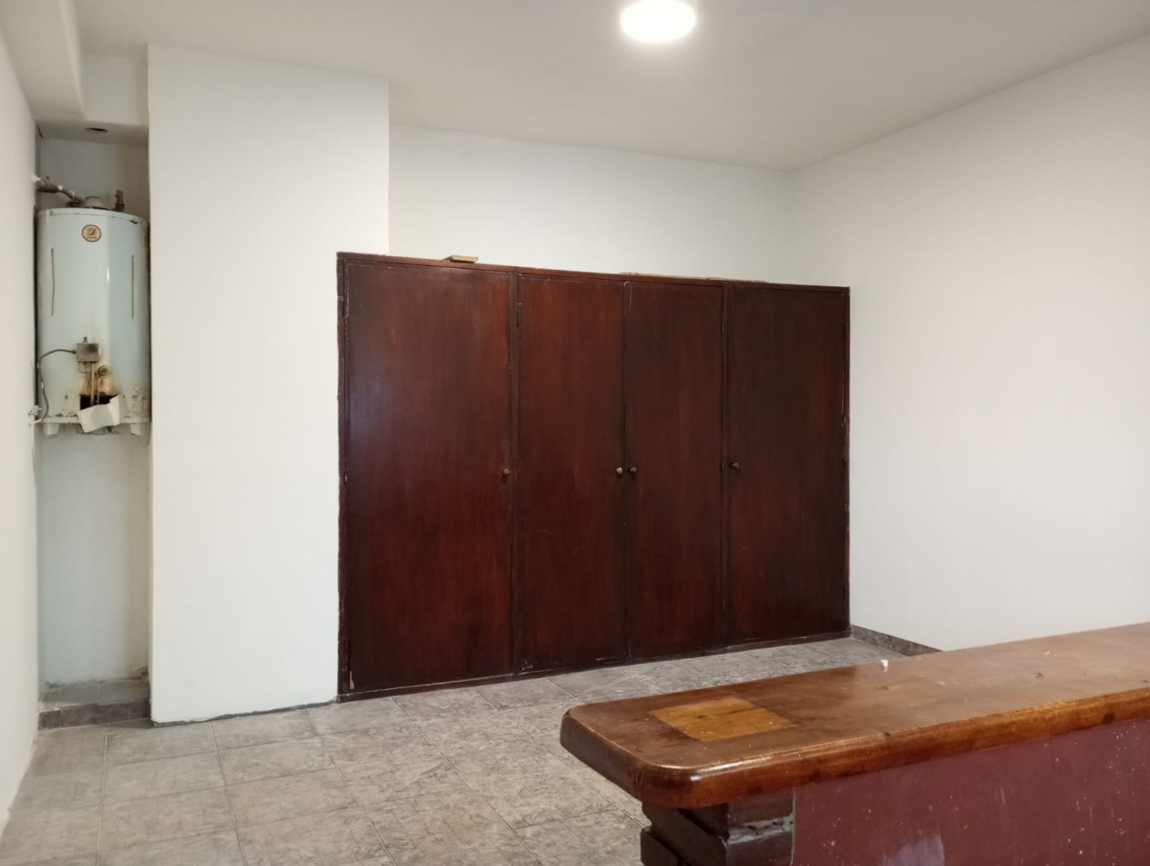 P-H-sin gastos 3 ambientes con patio en Primer piso unico en la planta al contrafrente