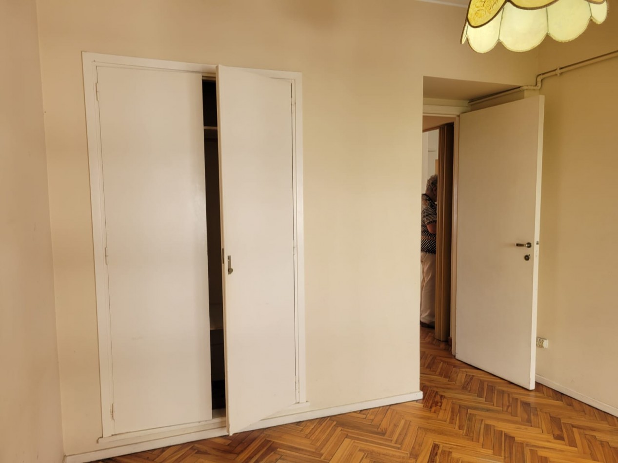 DEPARTAMENTO 3 AMBIENTES A LA CALLE CON COCHERA AMPLIA