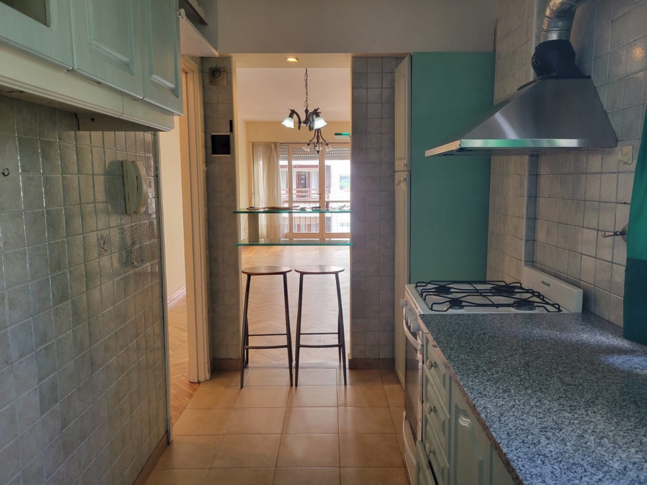 DEPARTAMENTO 3 AMBIENTES A LA CALLE CON COCHERA AMPLIA