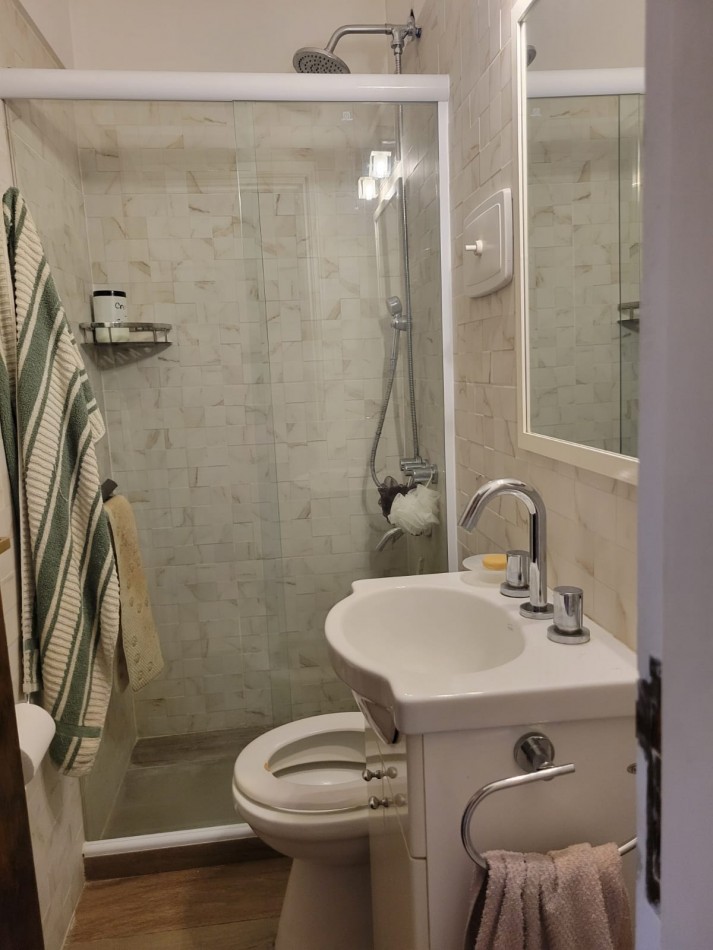 PISO 4 AMBIENTES A LA CALLE CON COCHERA