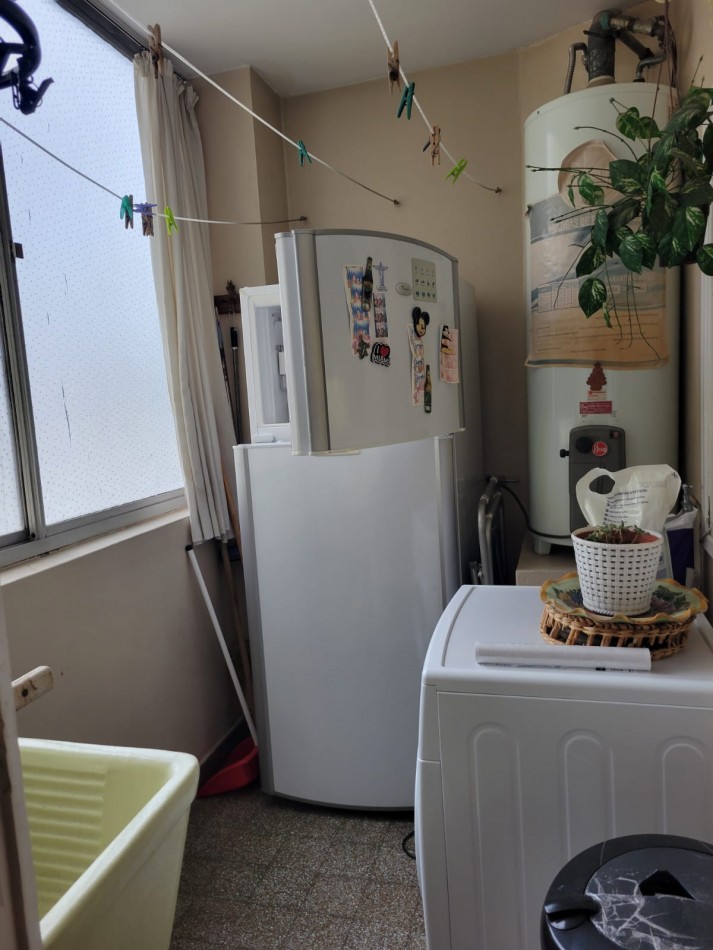 PISO 4 AMBIENTES A LA CALLE CON COCHERA