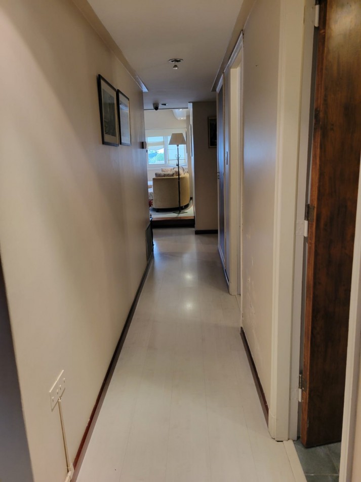 PISO 4 AMBIENTES A LA CALLE CON COCHERA