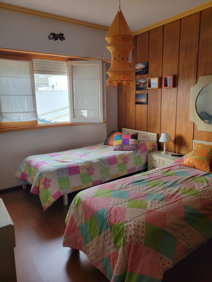 PISO 4 AMBIENTES A LA CALLE CON COCHERA