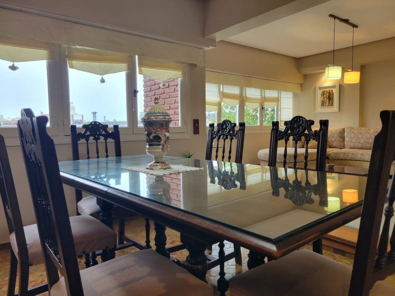 PISO 4 AMBIENTES A LA CALLE CON COCHERA