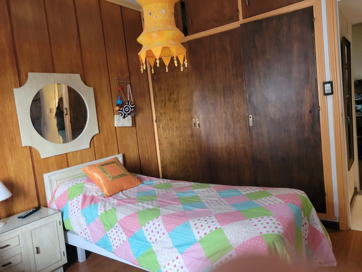 PISO 4 AMBIENTES A LA CALLE CON COCHERA