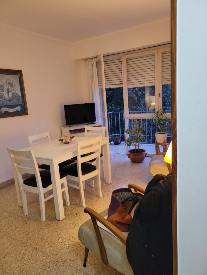 2 AMBIENTES A LA CALLE