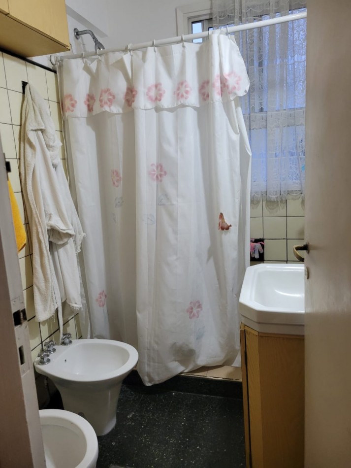 2 AMBIENTES A LA CALLE