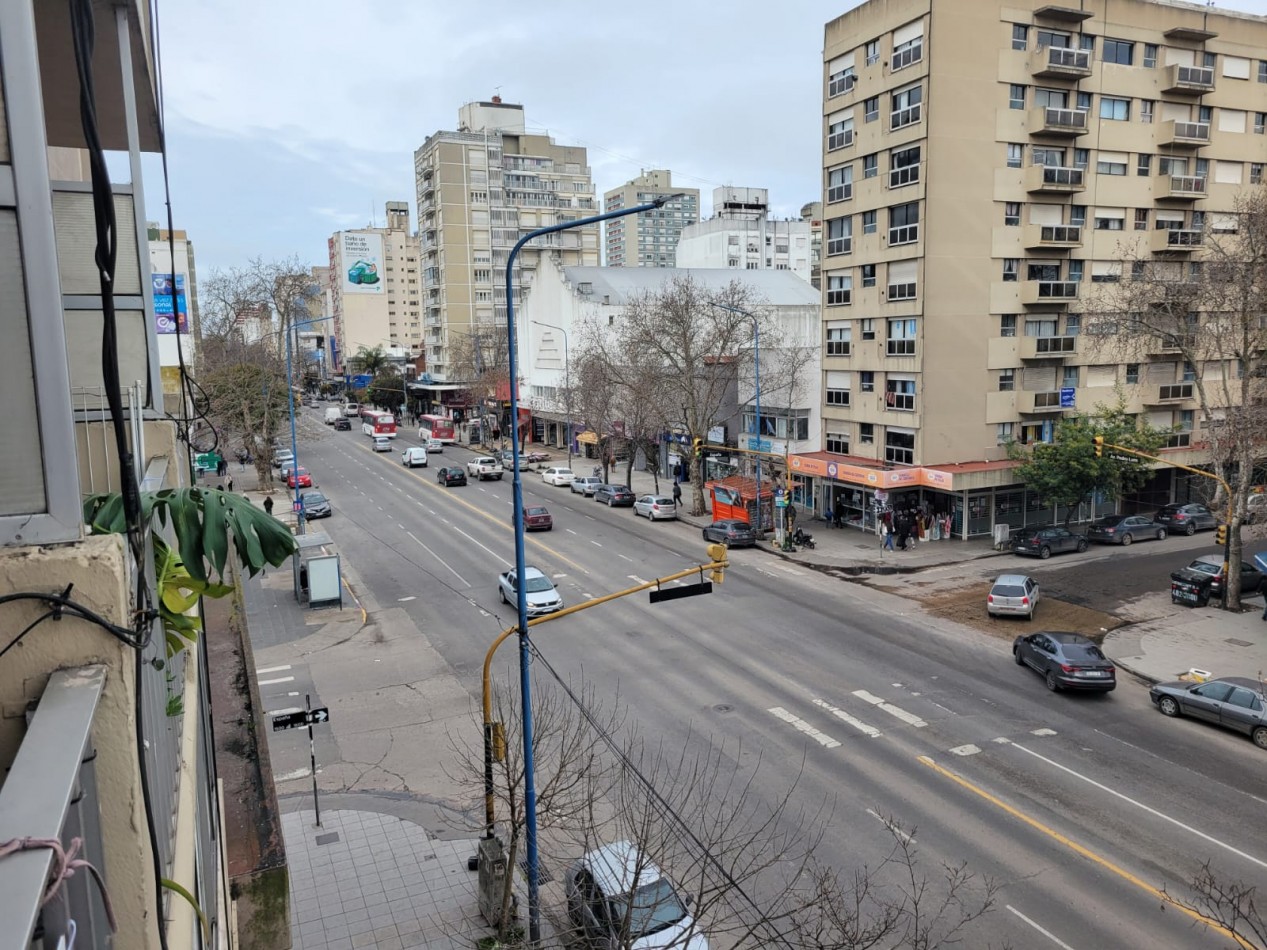 1 ambiente a la calle 