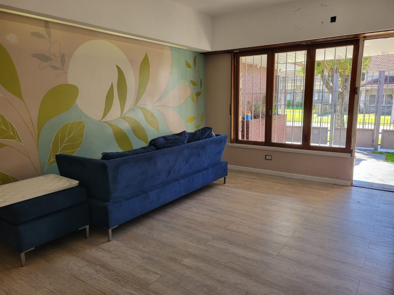 CHALET 3 AMBIENTES CON PARQUE