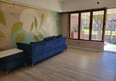 CHALET 3 AMBIENTES CON PARQUE